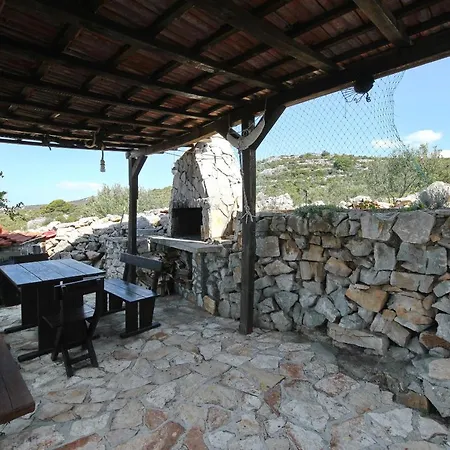 House Lovre Vakantiehuis Tkon
