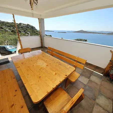 House Lovre Tkon