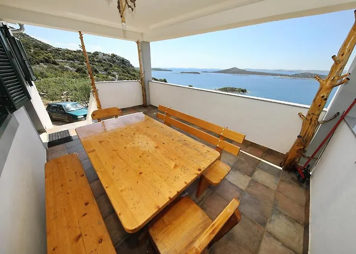 House Lovre טקון