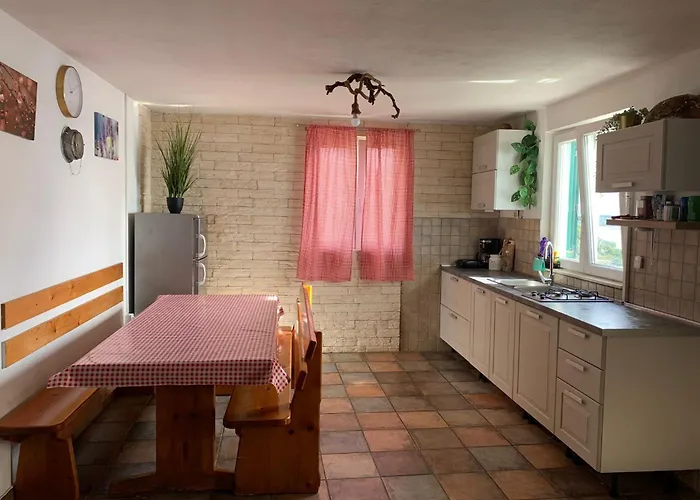 House Lovre בית נופש